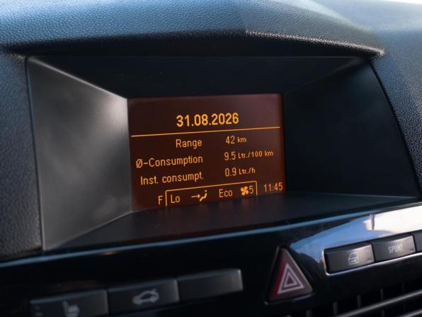 Opel Astra H Рестайлинг с пробегом 2012 года, цена 899 000 рублей, 147723 км, седан, Автокод Объявления