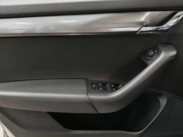 Skoda Octavia III (A7) Рестайлинг с пробегом 2018 года, цена 1 600 000 рублей, 191090 км, лифтбек, Автокод Объявления