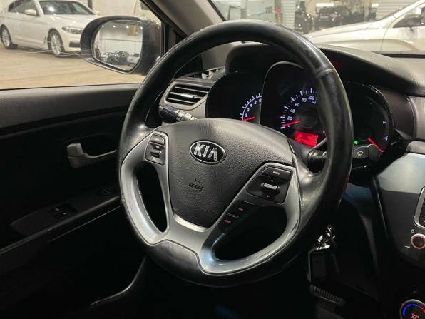 Kia Rio III Рестайлинг с пробегом 2015 года, цена 994 000 рублей, 173962 км, седан, Автокод Объявления
