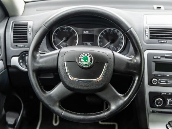 Skoda Octavia II (A5) Рестайлинг с пробегом 2012 года, цена 1 048 000 рублей, 179665 км, лифтбек, Автокод Объявления