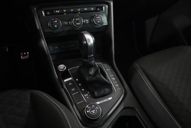 Volkswagen Tiguan II с пробегом 2018 года, цена 2 244 000 рублей, 137062 км, внедорожник, Автокод Объявления
