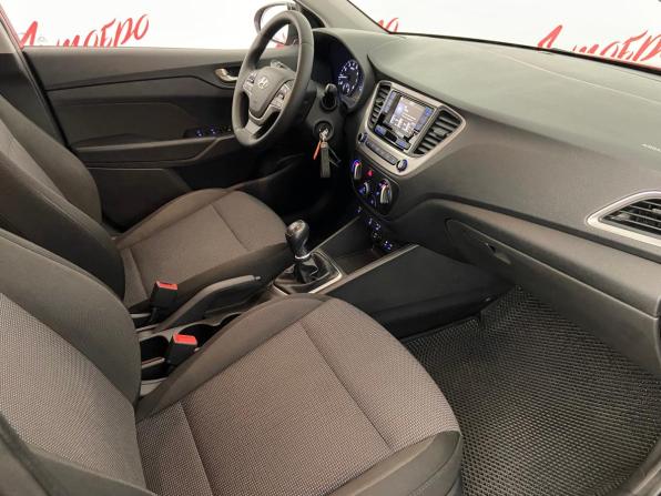 Hyundai Solaris II с пробегом 2017 года, цена 1 249 000 рублей, 140300 км, седан, Автокод Объявления