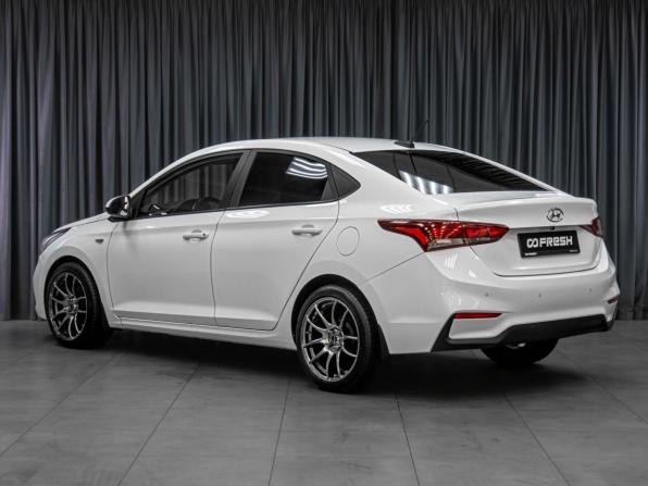 Hyundai Solaris II с пробегом 2017 года, цена 1 359 000 рублей, 80619 км, седан, Автокод Объявления