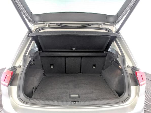 Volkswagen Tiguan II с пробегом 2018 года, цена 2 140 000 рублей, 183054 км, внедорожник, Автокод Объявления