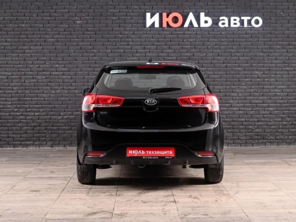 Kia Rio III Рестайлинг с пробегом 2017 года, цена 1 020 000 рублей, 117070 км, хэтчбек, Автокод Объявления
