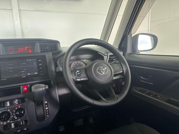 Toyota Roomy I Рестайлинг с пробегом 2021 года, цена 1 239 000 рублей, 62000 км, микровэн, Автокод Объявления