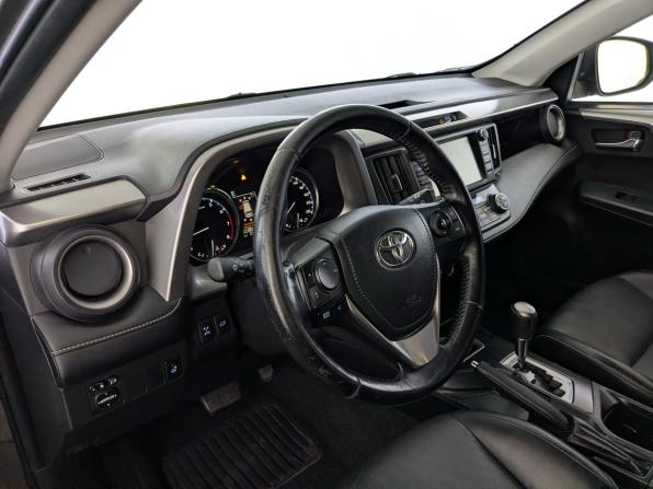 Toyota RAV4 IV (XA40) Рестайлинг с пробегом 2017 года, цена 2 250 000 рублей, 217415 км, внедорожник, Автокод Объявления