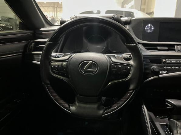 Lexus ES VII с пробегом 2018 года, цена 3 270 000 рублей, 117000 км, седан, Автокод Объявления