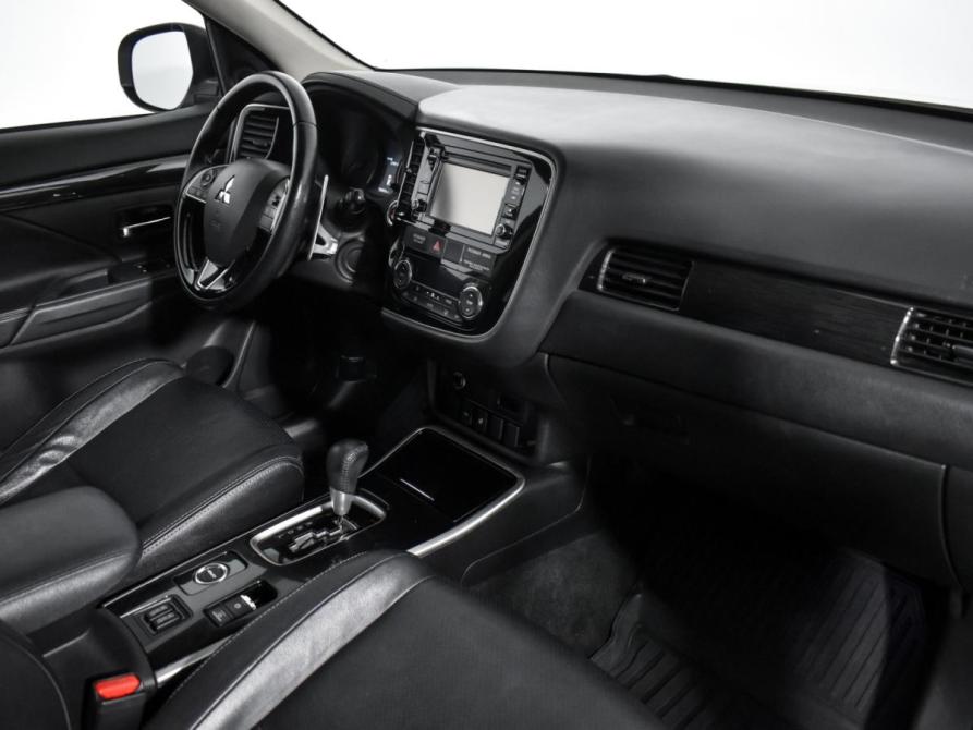 Mitsubishi Outlander III Рестайлинг 2 Санкт-Петербург  - изображение 14