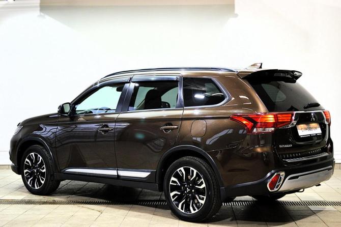 Mitsubishi Outlander III Рестайлинг 3 с пробегом 2022 года, цена 3 099 000 рублей, 67000 км, внедорожник, Автокод Объявления