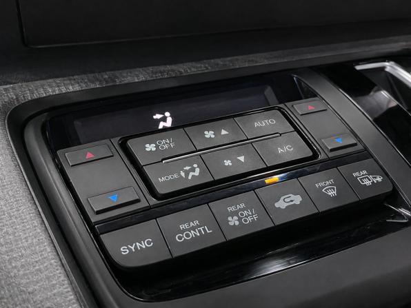 Honda Stepwgn V с пробегом 2015 года, цена 1 829 000 рублей, 253999 км, минивэн, Автокод Объявления