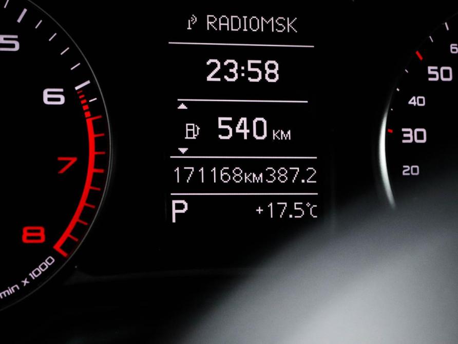 Audi A1 I (8X) Москва  - изображение 12