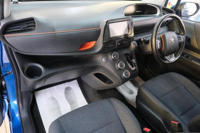 Toyota Sienta II с пробегом 2015 года, цена 1 299 000 рублей, 113000 км, компактвэн, Автокод Объявления