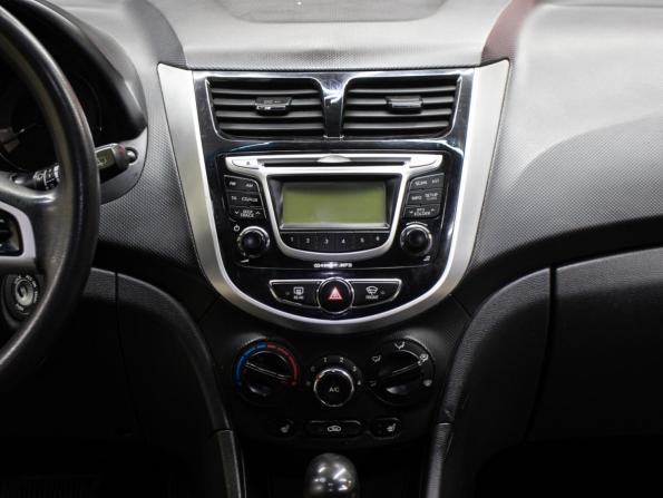 Hyundai Solaris I с пробегом 2012 года, цена 598 000 рублей, 205500 км, хэтчбек, Автокод Объявления