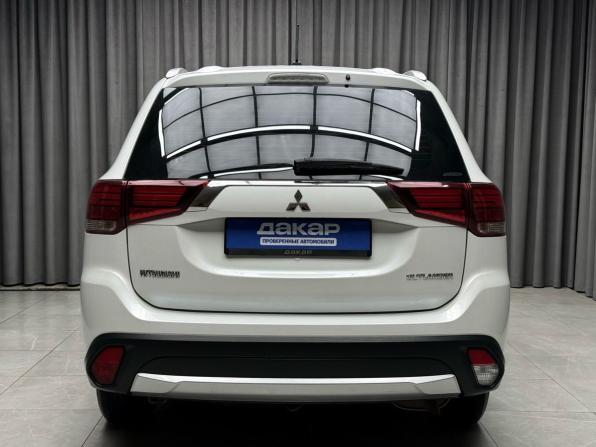 Mitsubishi Outlander III Рестайлинг 2 с пробегом 2016 года, цена 1 949 000 рублей, 158615 км, внедорожник, Автокод Объявления