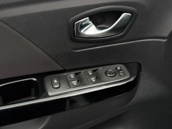 Renault Kaptur I Рестайлинг с пробегом 2021 года, цена 1 400 000 рублей, 89421 км, внедорожник, Автокод Объявления
