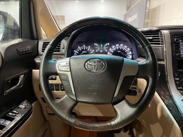 Toyota Alphard II с пробегом 2012 года, цена 2 170 000 рублей, 235281 км, минивэн, Автокод Объявления