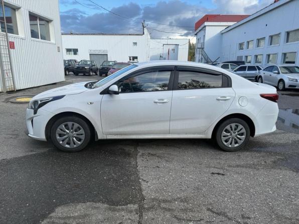 Kia Rio IV Рестайлинг с пробегом 2021 года, цена 1 350 000 рублей, 135168 км, седан, Автокод Объявления