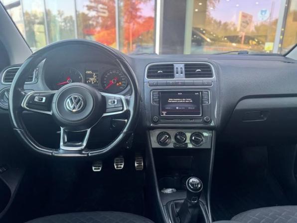 Volkswagen Polo V Рестайлинг с пробегом 2018 года, цена 910 000 рублей, 176098 км, седан, Автокод Объявления