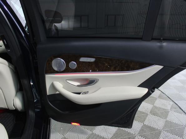 Mercedes-Benz E-Класс V (W213 S213 C238) с пробегом 2017 года, цена 4 250 000 рублей, 135114 км, седан, Автокод Объявления