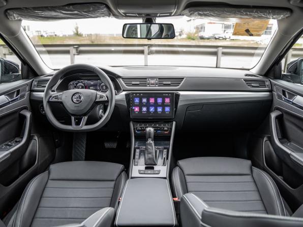 Skoda Superb III Рестайлинг с пробегом 2025 года, цена 3 358 000 рублей, 15 км, лифтбек, Автокод Объявления