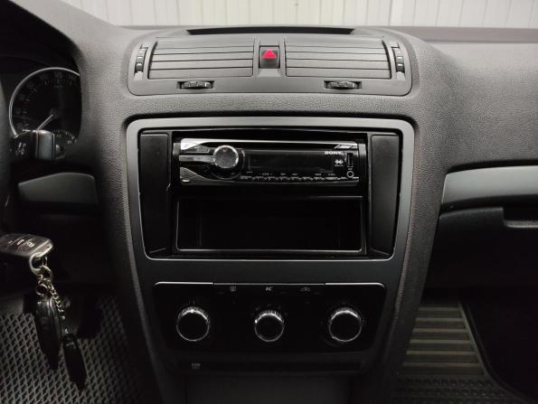 Skoda Octavia II (A5) Рестайлинг с пробегом 2012 года, цена 748 000 рублей, 126000 км, лифтбек, Автокод Объявления