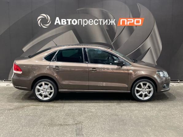 Volkswagen Polo V с пробегом 2014 года, цена 640 000 рублей, 211954 км, седан, Автокод Объявления