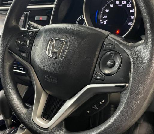Honda Fit III Рестайлинг с пробегом 2018 года, цена 985 000 рублей, 104295 км, хэтчбек, Автокод Объявления