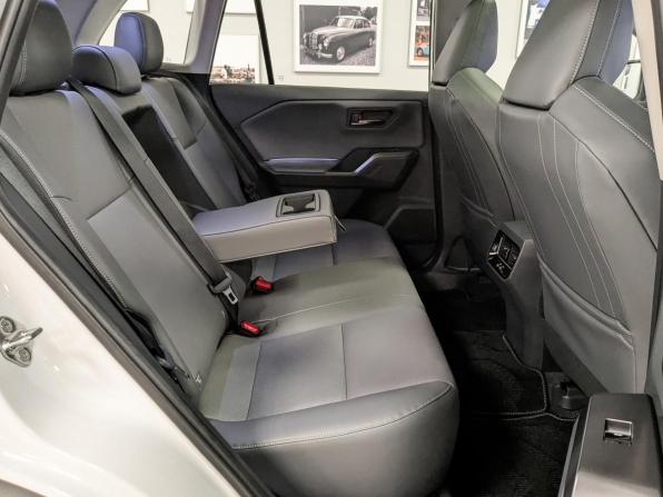 Toyota RAV4 VI (XA60) с пробегом 2025 года, цена 4 799 500 рублей, 10 км, внедорожник, Автокод Объявления