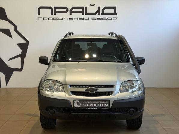 Chevrolet Niva I Рестайлинг с пробегом 2017 года, цена 829 900 рублей, 105000 км, внедорожник, Автокод Объявления