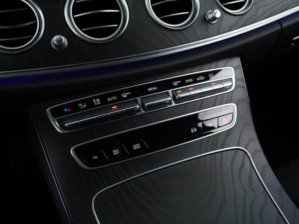 Mercedes-Benz E-Класс V (W213 S213 C238) Рестайлинг с пробегом 2020 года, цена 3 549 077 рублей, 170825 км, седан, Автокод Объявления