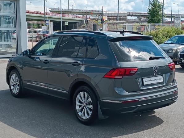Volkswagen Tiguan II Рестайлинг с пробегом 2021 года, цена 2 317 000 рублей, 135000 км, внедорожник, Автокод Объявления