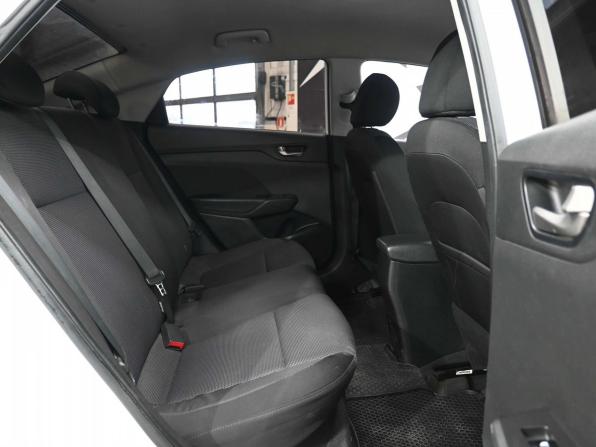 Hyundai Solaris II с пробегом 2017 года, цена 1 299 900 рублей, 210225 км, седан, Автокод Объявления