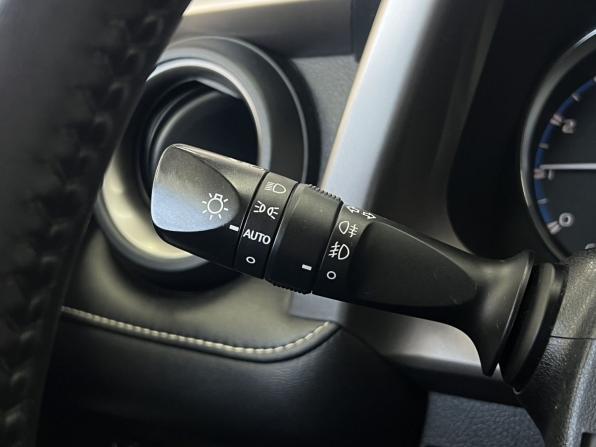 Toyota RAV4 IV (XA40) Рестайлинг с пробегом 2015 года, цена 2 549 000 рублей, 224833 км, внедорожник, Автокод Объявления