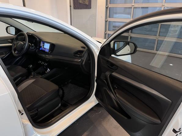 Lada (ВАЗ) Vesta I Рестайлинг (NG) с пробегом 2024 года, цена 1 360 000 рублей, 42495 км, седан, Автокод Объявления