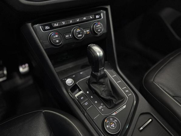 Volkswagen Tiguan II с пробегом 2018 года, цена 2 399 000 рублей, 178565 км, внедорожник, Автокод Объявления