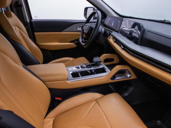 Changan Hunter Plus с пробегом 2023 года, цена 2 570 000 рублей, 32200 км, offers.body_type.unknown, Автокод Объявления