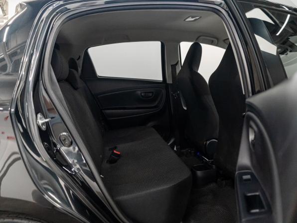 Toyota Vitz III (XP130) Рестайлинг 2 с пробегом 2017 года, цена 875 000 рублей, 121000 км, хэтчбек, Автокод Объявления