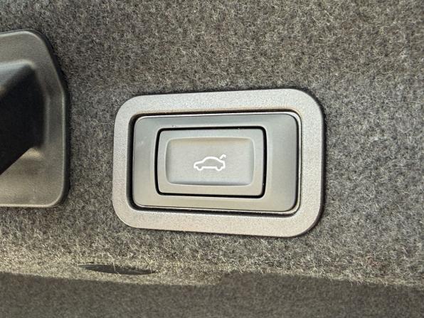 Audi A6 V (C8) с пробегом 2021 года, цена 3 470 000 рублей, 120432 км, седан, Автокод Объявления