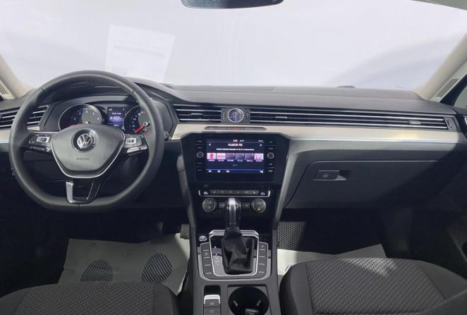 Volkswagen Passat B8 с пробегом 2017 года, цена 1 950 000 рублей, 130239 км, седан, Автокод Объявления
