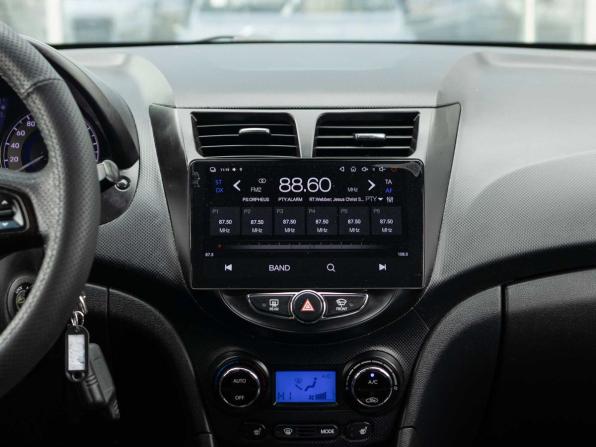 Hyundai Solaris I с пробегом 2013 года, цена 730 000 рублей, 210002 км, седан, Автокод Объявления