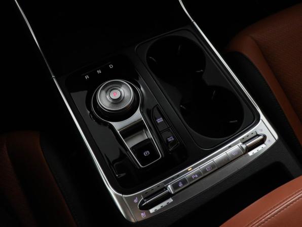 Kia Carnival IV Рестайлинг с пробегом 2024 года, цена 5 500 000 рублей, 58076 км, минивэн, Автокод Объявления