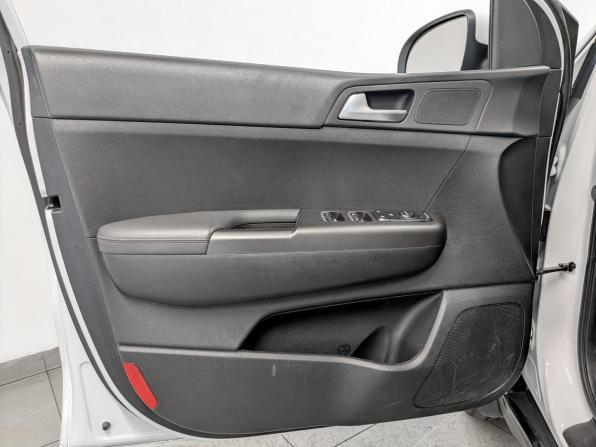 Kia Sportage IV Рестайлинг с пробегом 2021 года, цена 2 490 000 рублей, 42757 км, внедорожник, Автокод Объявления