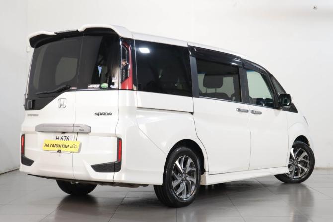 Honda Stepwgn V с пробегом 2015 года, цена 2 129 000 рублей, 138600 км, минивэн, Автокод Объявления