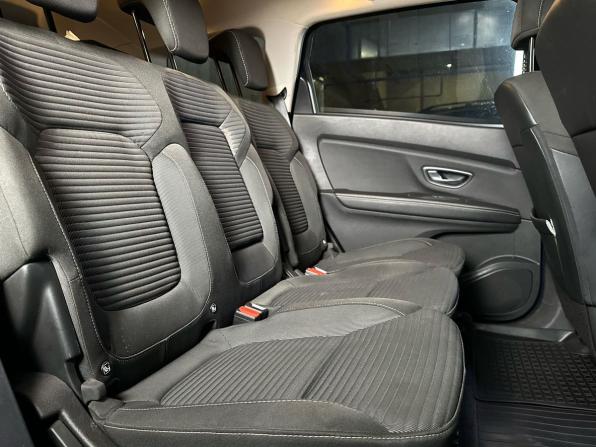 Renault Scenic IV с пробегом 2018 года, цена 1 650 000 рублей, 139000 км, компактвэн, Автокод Объявления