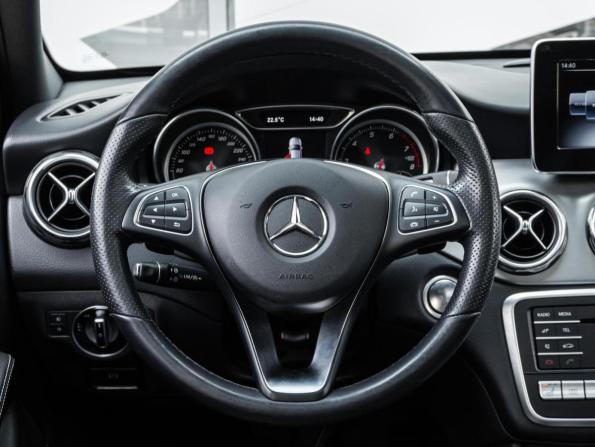 Mercedes-Benz GLA I (X156) Рестайлинг с пробегом 2019 года, цена 2 720 000 рублей, 145065 км, внедорожник, Автокод Объявления