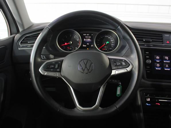Volkswagen Tiguan II Рестайлинг с пробегом 2022 года, цена 2 850 000 рублей, 84400 км, внедорожник, Автокод Объявления