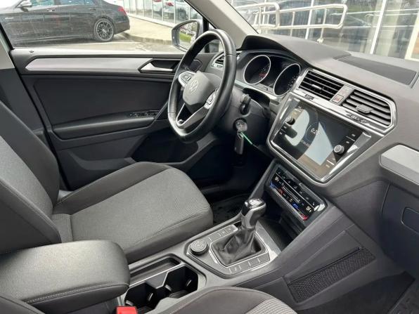 Volkswagen Tiguan II Рестайлинг с пробегом 2021 года, цена 2 399 000 рублей, 103741 км, внедорожник, Автокод Объявления