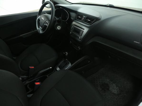 Kia Rio III Рестайлинг с пробегом 2017 года, цена 1 155 000 рублей, 121000 км, седан, Автокод Объявления