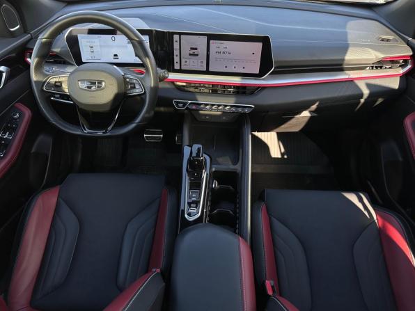 Geely Coolray I Рестайлинг с пробегом 2023 года, цена 2 130 000 рублей, 21173 км, внедорожник, Автокод Объявления